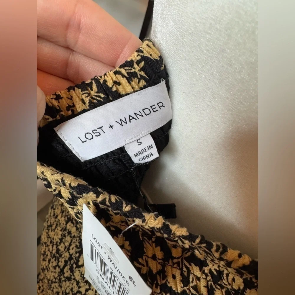 NWT LOST + WANDER Ruffled Short Mini Skirt Black Gold Size S